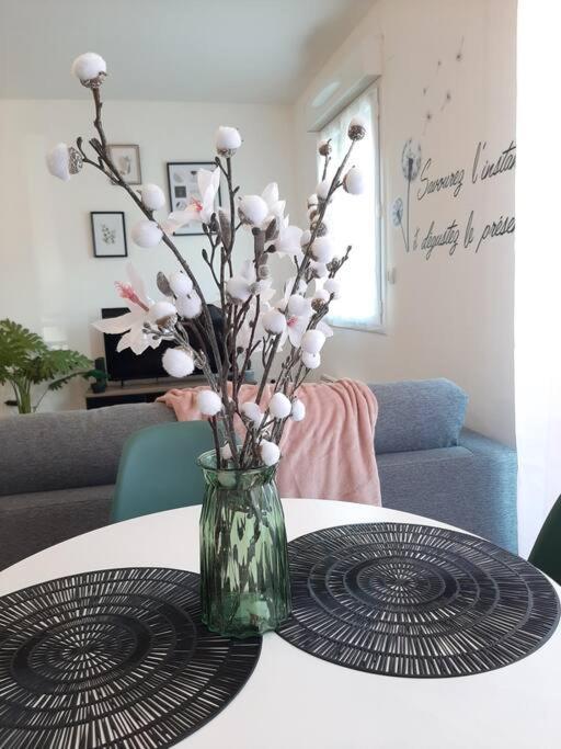 Proche Aeroport A Pied, Le Reve Rose. Apartment Tille Ngoại thất bức ảnh
