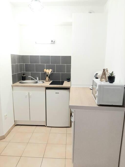 Proche Aeroport A Pied, Le Reve Rose. Apartment Tille Ngoại thất bức ảnh