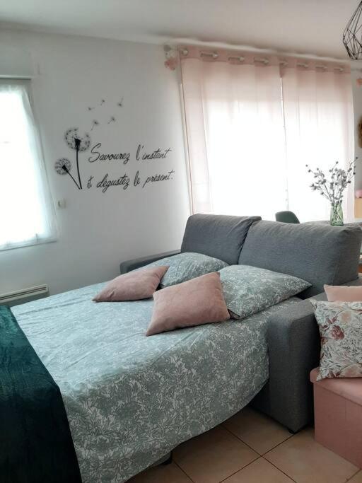 Proche Aeroport A Pied, Le Reve Rose. Apartment Tille Ngoại thất bức ảnh